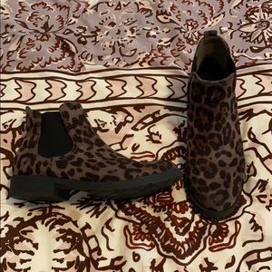 cheetah print booties!